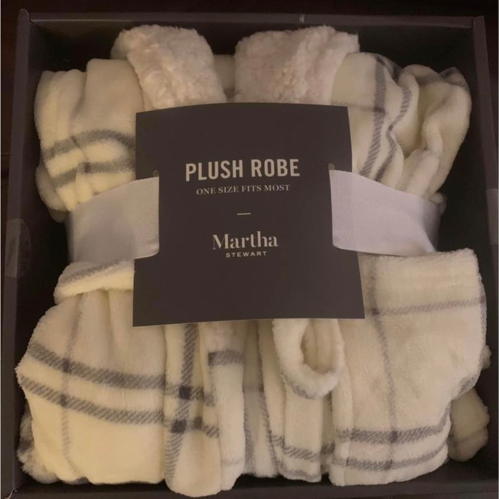 Bundle! Martha Stewart Bath Robe & VS Celestial Throw Blanket . Both New .